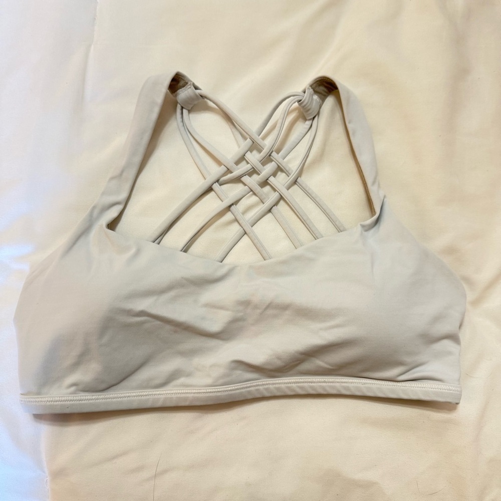 Lululemon free to be wild sports bra